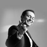artist image serdar ortac YUREGIMDEKI TEK ARZU,HAYALIMDEKI TEK TUTKU,BENI YASATAN TEK DUYGU SENMISSIN BEBEGIM Nefes