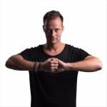 artist image Yves V & SESA feat. PollyAnna Alone Again Alone Again (feat. PollyAnna) - Single