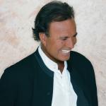artist image Julio Iglesias Somos Calor